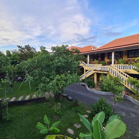 Villa Romduol Kampot Bagian luar foto