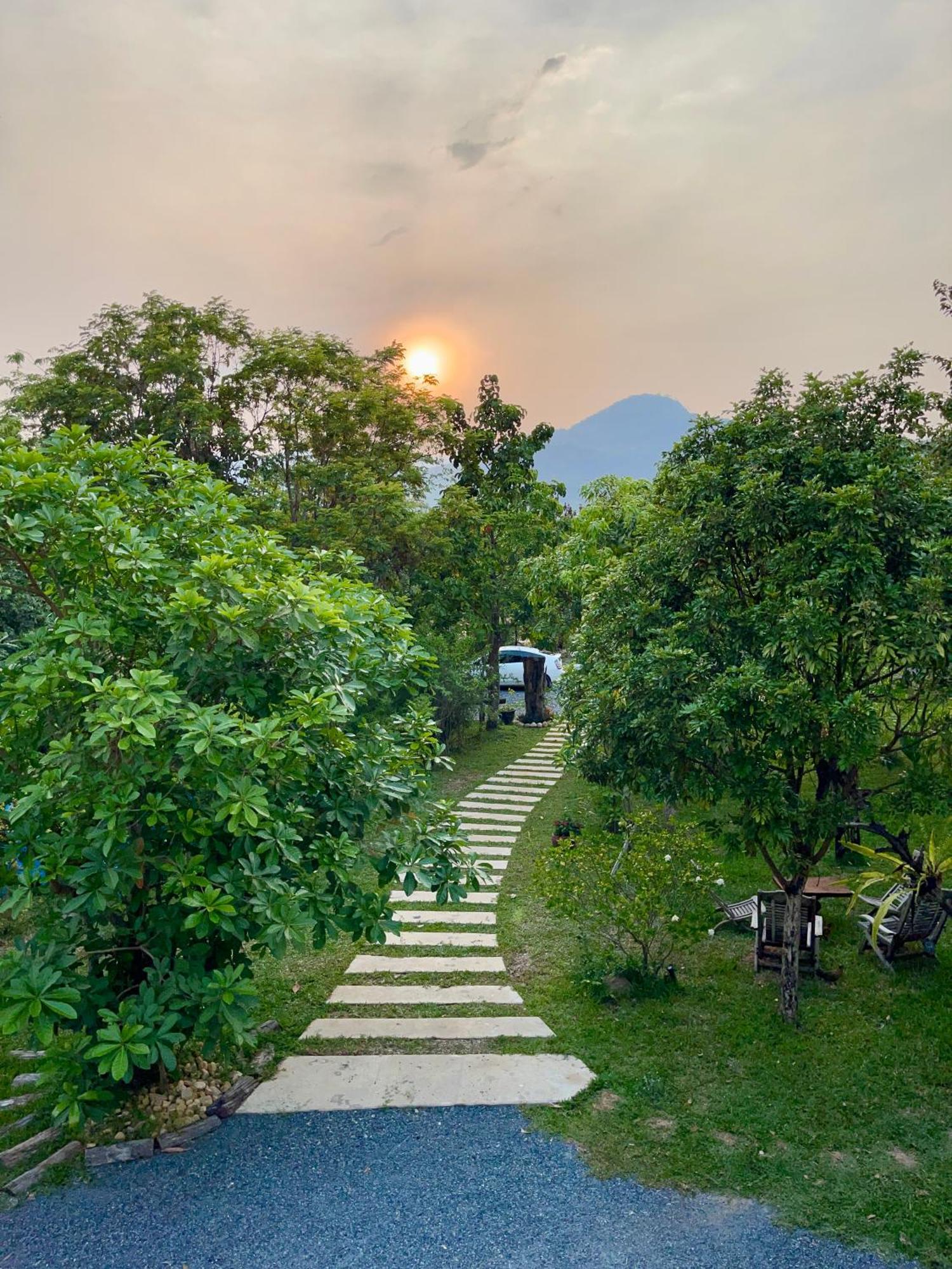 Villa Romduol Kampot Bagian luar foto