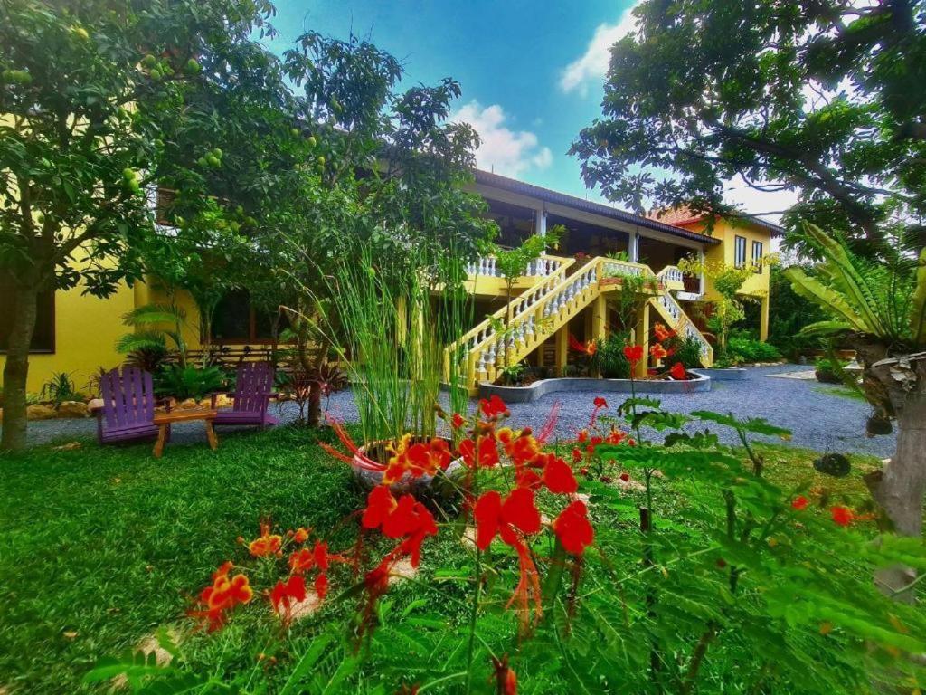 Villa Romduol Kampot Bagian luar foto